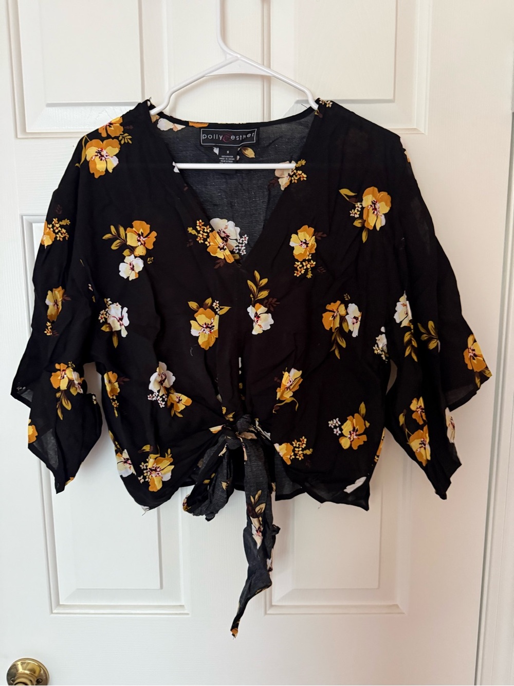 Polly & Esther Black Floral Tie-Front Crop Blouse